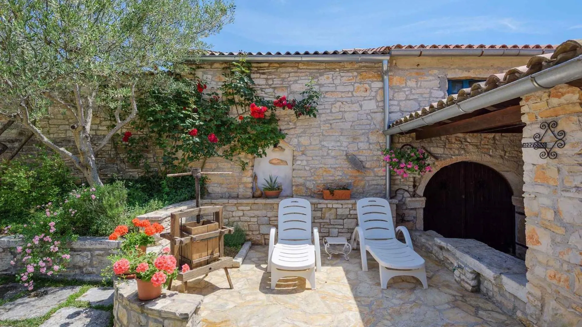 Holiday Home In Sveti Lovrec - Istrien 42149 Jakici